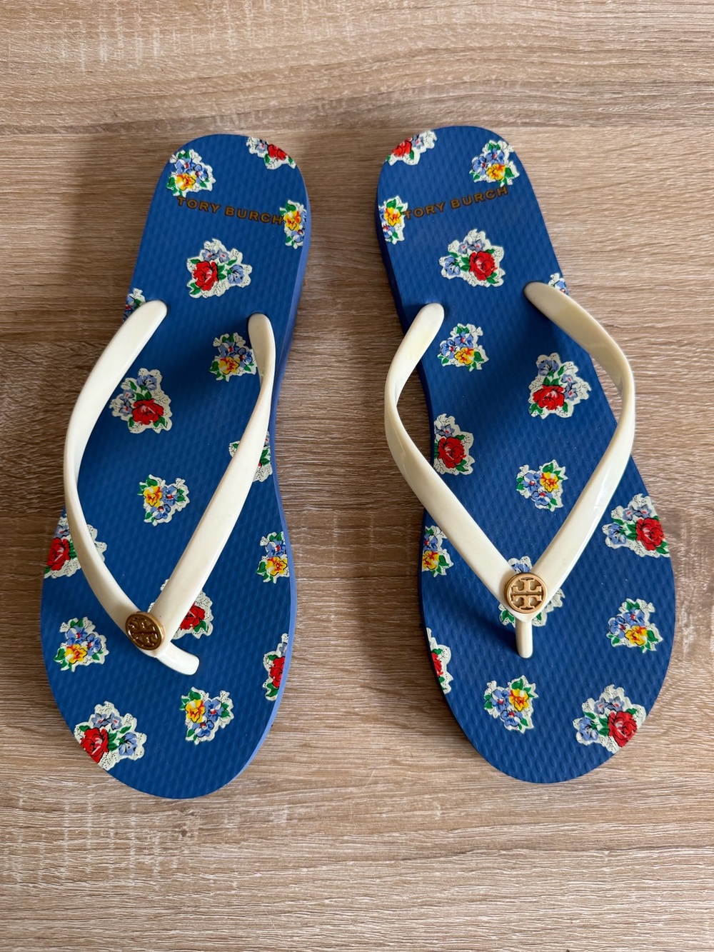 Tory Burch Flip Flops white blue floral print Sz 8/8.5